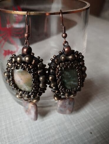 Серьги на натуральной коже из бисера и натуральных камней ручной