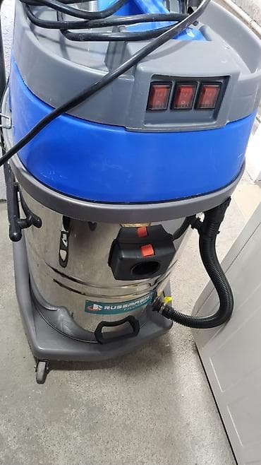 моющие пылесосы: Промышленный пылесос RUSSMASH (РуссМаш) для сухой и влажной уборки — 1