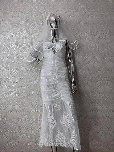 Жеке буюмдар: Платье вечернее/торжественное из прозрачного кружева и сетки, длина — 4