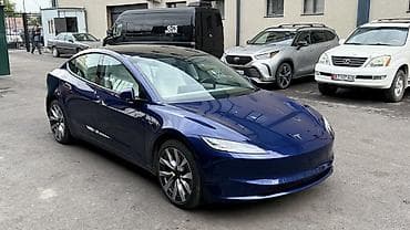 один: Tesla Model 3: 2025 г., 0.1 л, Вариатор, Электромобиль, Седан — 3