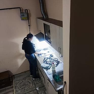 двух этажный дом: Комната на втором этаже частного дома - Просторное помещение — 9