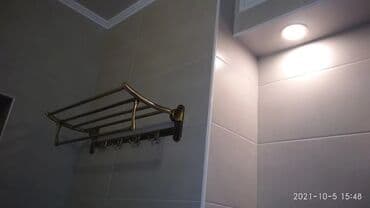 зеркало в душ: Ванная комната с отделкой и сантехникой. - Стандартная акриловая — 2