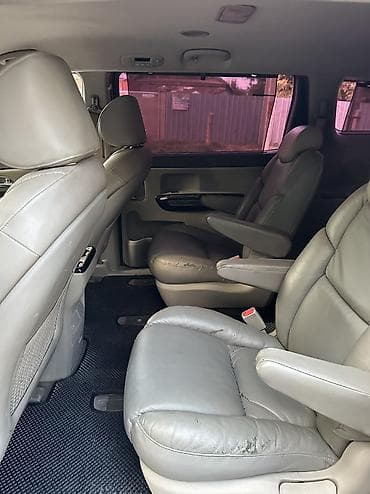 Kia Carnival: 2017 г., 2.2 л, Автомат, Дизель, Минивэн — 9
