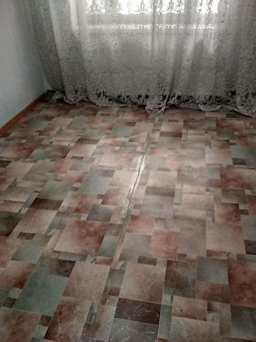 27: 1‑комнатная квартира, г/т, р-н БГУ. Секция на три квартиры. Душ — 3