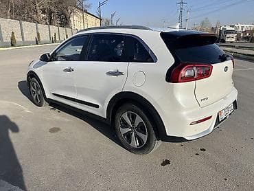 kia 2015: Kia Niro: 2017 г., 1.6 л, Робот, Гибрид, Внедорожник — 8
