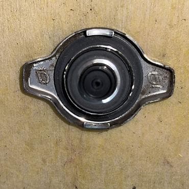 авто краска: Клапанная крышка Toyota 2019 г., Б/у, Оригинал, США — 1