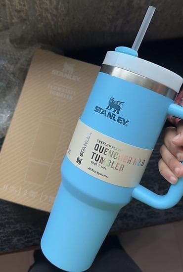Посуда: Термокружка Stanley Quencher H2.0 Tumbler с ручкой и трубочкой. Завод — 9