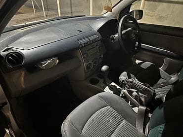 bmw 5: Mazda Demio: 2004 г., 1.5 л, Автомат, Бензин, Хэтчбэк — 8