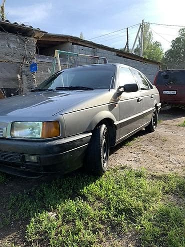 Транспорт: Volkswagen Passat: 1990 г., 1.8 л, Кол менен иштөөчү, Бензин, Седан — 5