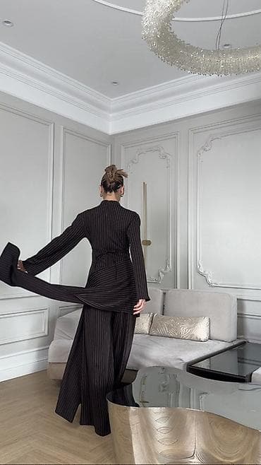 Джинсы: Женский костюм в тонкую полоску: джемпер + широкие брюки с — 3