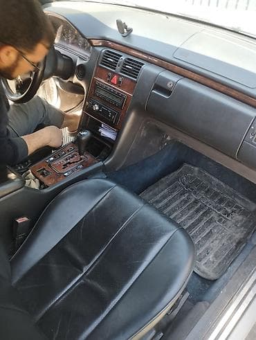 домик вагон: Mercedes-Benz E-Class: 1998 г., 3.2 л, Автомат, Газ, Универсал — 4