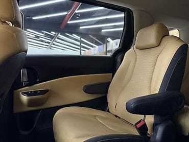 Kia Carnival: 2022 г., 2.2 л, Автомат, Дизель, Минивэн — 9