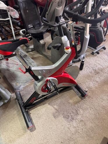 Спин-байк (велотренажёр) для интенсивных кардиотренировок