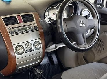 byd leopard 3: Mitsubishi Colt: 2003 г., 1.3 л, Бензин, Хэтчбэк — 5