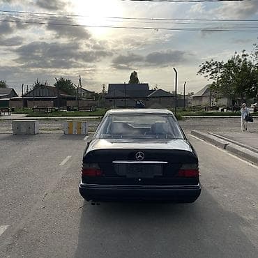 Mercedes-Benz E-Class: 1993 г., 2.8 л, Автомат, Бензин, Седан — 4