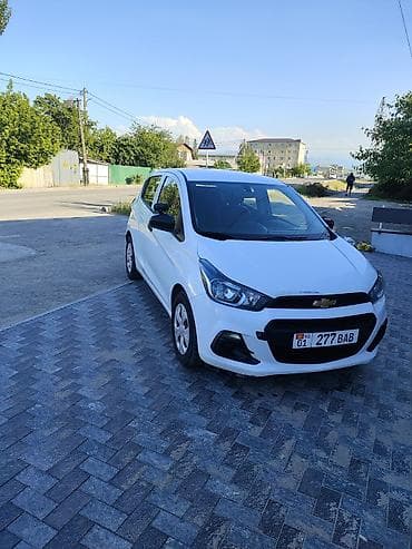 Chevrolet Spark: 2017 г., 1 л, Вариатор, Бензин, Хэтчбэк