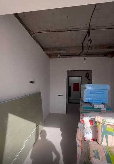 квартира тынчтык конушу: Срочно продаю Ак ниет От Кут Строй компании 1 ком (white box) 10 этаж — 9