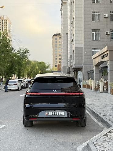 Lixiang: Lixiang L6: 2024 г., 1.5 л, Вариатор, Гибрид, Кроссовер — 6