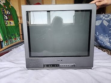 x boks: Телевизор Sony (ЭЛТ) - Диагональ около 21–24 дюймов, плоский экран. - — 2