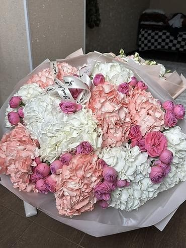 сколько стоит сладкий букет: Букетик из микса пионовидных роз с гортензиями подарили 30.05 — 1