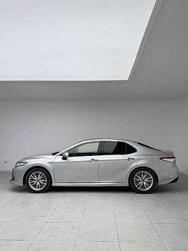 Toyota Camry: 2017 г., 2.5 л, Вариатор, Гибрид, Седан — 4