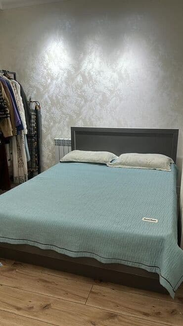 Ищу двух девушек в двух комнатную квартиру . В другой комнате живут