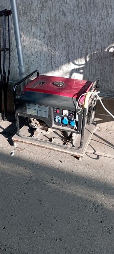 генератор маленький: Продаю генератор. Минимальное выдаваемое количество Киловатт 4 Кв — 2