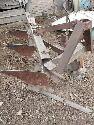 плуг китай: Навесной оборотный плуг для трактора - Конструкция: трехкорпусный — 1