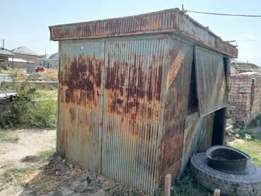 container house дома из контейнеров бишкек, контейнеры в бишкеке фото: Металлический хозяйственный вагончик/сарай из профилированного железа — 1