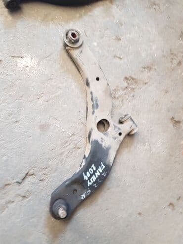 подшипник матиз передний: Mazda Familia 323 передний правый рычаг, Мазда Фамилия 2004год — 1