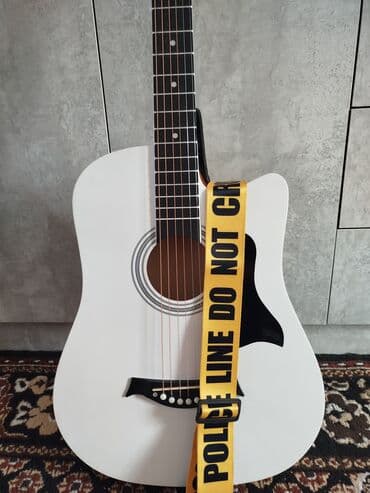 Синтезаторы: Новая акустическая гитара 38 размера в комплекте есть запасные струны — 4