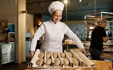 Требуется пекарь со стажем в миникофейню. 200 сом час. С 8 до 21:00