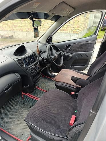 ниже: Toyota Funcargo: 2003 г., 1.5 л, Автомат, Бензин, Фургон — 9