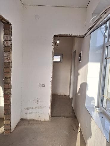 🏡 **СРОЧНО ПРОДАЁТСЯ 2-ЭТАЖНЫЙ ДОМ! 🔥** 📍 Ж/м **Ак-Ордо 2** 🏠 Площадь — 8