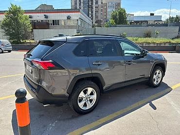 Toyota RAV4: 2019 г., Автомат, Бензин, Кроссовер — 4