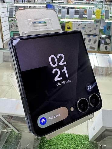 galaxy s 7: Samsung Galaxy Z Flip7, 256 ГБ, цвет - Черный, eSIM — 5