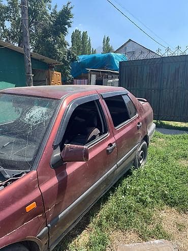 салквн тор: Volkswagen Vento: 1992 г., 2 л, Механика, Бензин, Седан — 9
