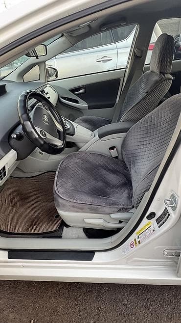 Продажа авто: Toyota Prius: 2011 г., 1.8 л, Вариатор, Гибрид, Хэтчбэк — 8