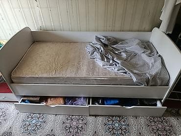 used bed: Односпальная кровать, Б/у, С матрасом, длина - 180 см — 3