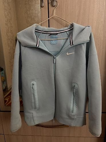 nike react: Светло-голубая толстовка Nike с капюшоном и молнией спереди. - — 2