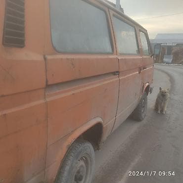 Volkswagen Transporter: 1990 г., 1.8 л, Ручные, Бензин, Бус