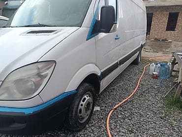 sprinter 516: Легкий грузовик, Mercedes-Benz, 3 т — 1