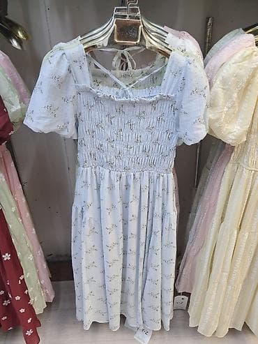 Летние женские платья миди с короткими объемными рукавами - Силуэт at lalafo.kg Летние женские платья миди с короткими объемными рукавами - Силуэт