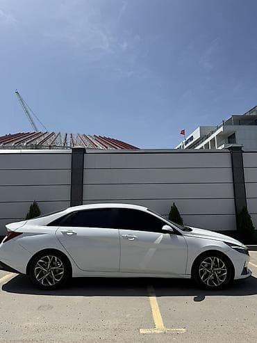 555: Hyundai Avante: 2021 г., 1.6 л, Вариатор, Бензин, Седан — 2