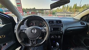 Volkswagen Polo: 2018 г., 1.6 л, Механика, Бензин, Седан — 5