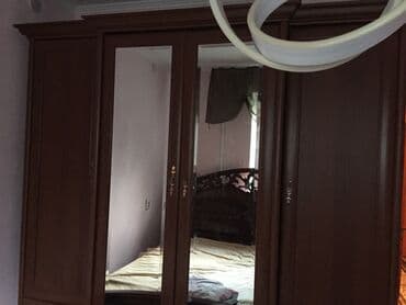 Буфеты: Шкаф большой из Деверо дуб.Хорошом состояни. Просто стоит. без дела — 1