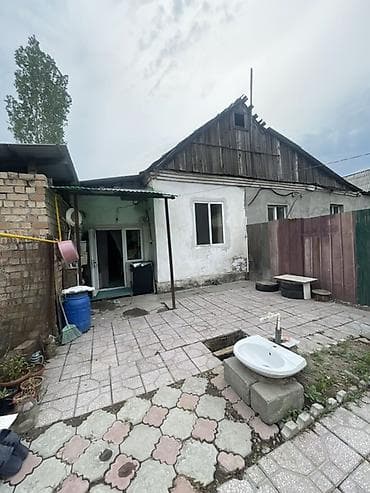 1 комната: Продается полдома, 3 комната Участок 3 Соток Бишкек *свердловский — 10
