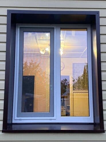 пластиковые витражи: Раздвижное окно белого цвета с коричневой отделкой, предназначенное — 1