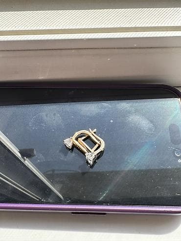 серьги версаче золото: Золотая сережка-пусета с белыми вставками (фиониты/камни) — 2