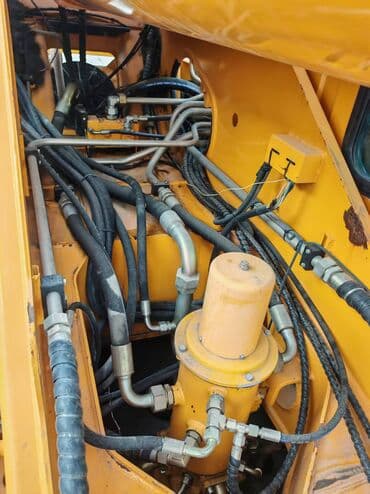 на железных номерах: Автокран, XCMG, 2021 г., от 30 м — 7